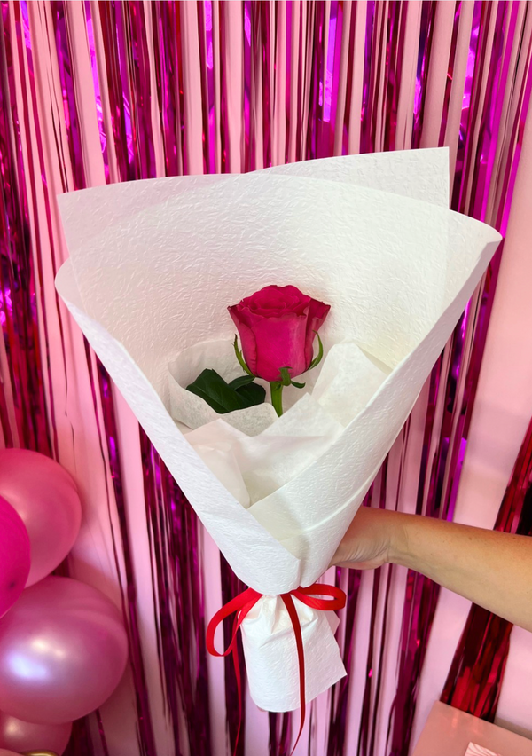 1 x Fresh Pink Rose- (ONLY AVAILABLE FOR THURS 13TH & FRIDAY 14th)